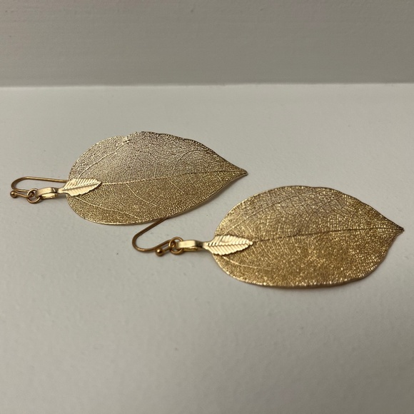 2 for $30 NWOT Gold-Plated Leaves Earrings - Picture 3 of 4